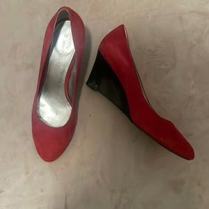 Anne Klein red suede wedges